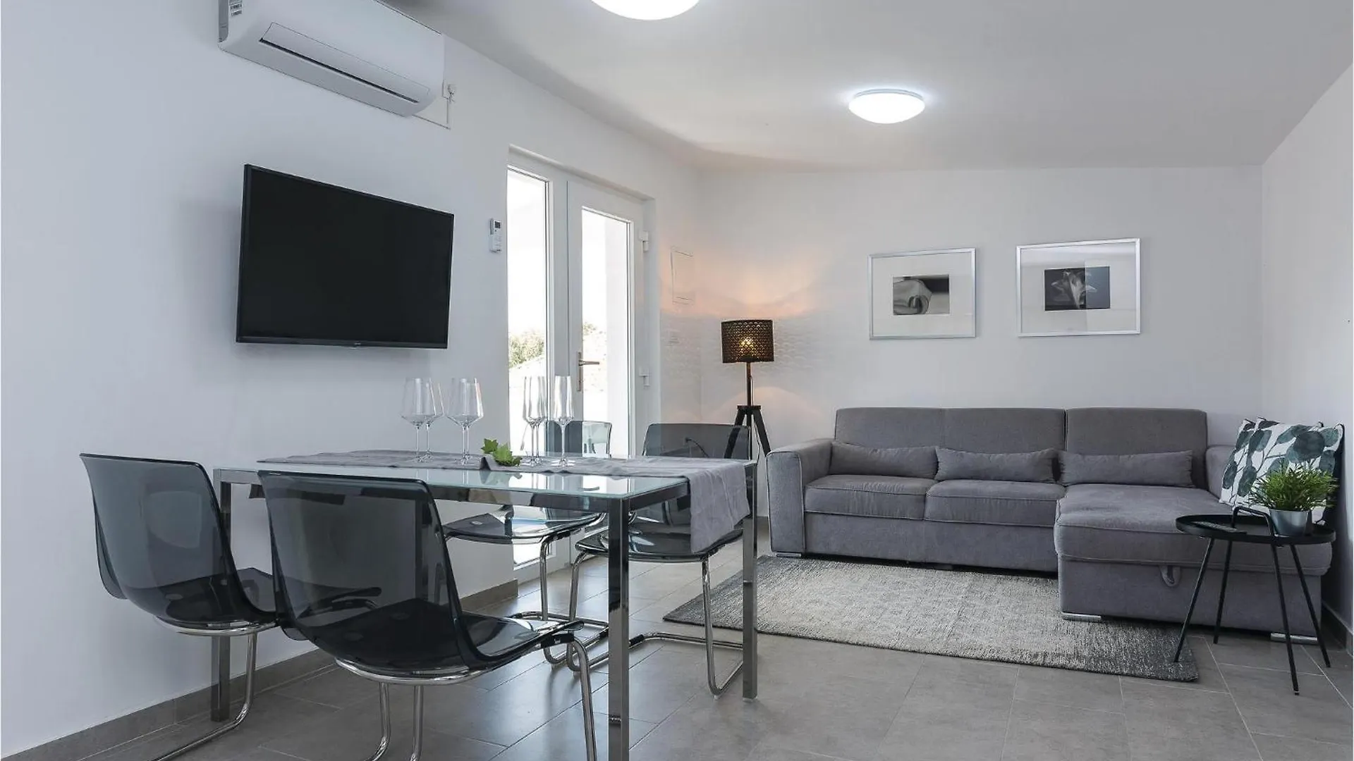 Gorgeous Home In Vrsi Mulo With Sauna