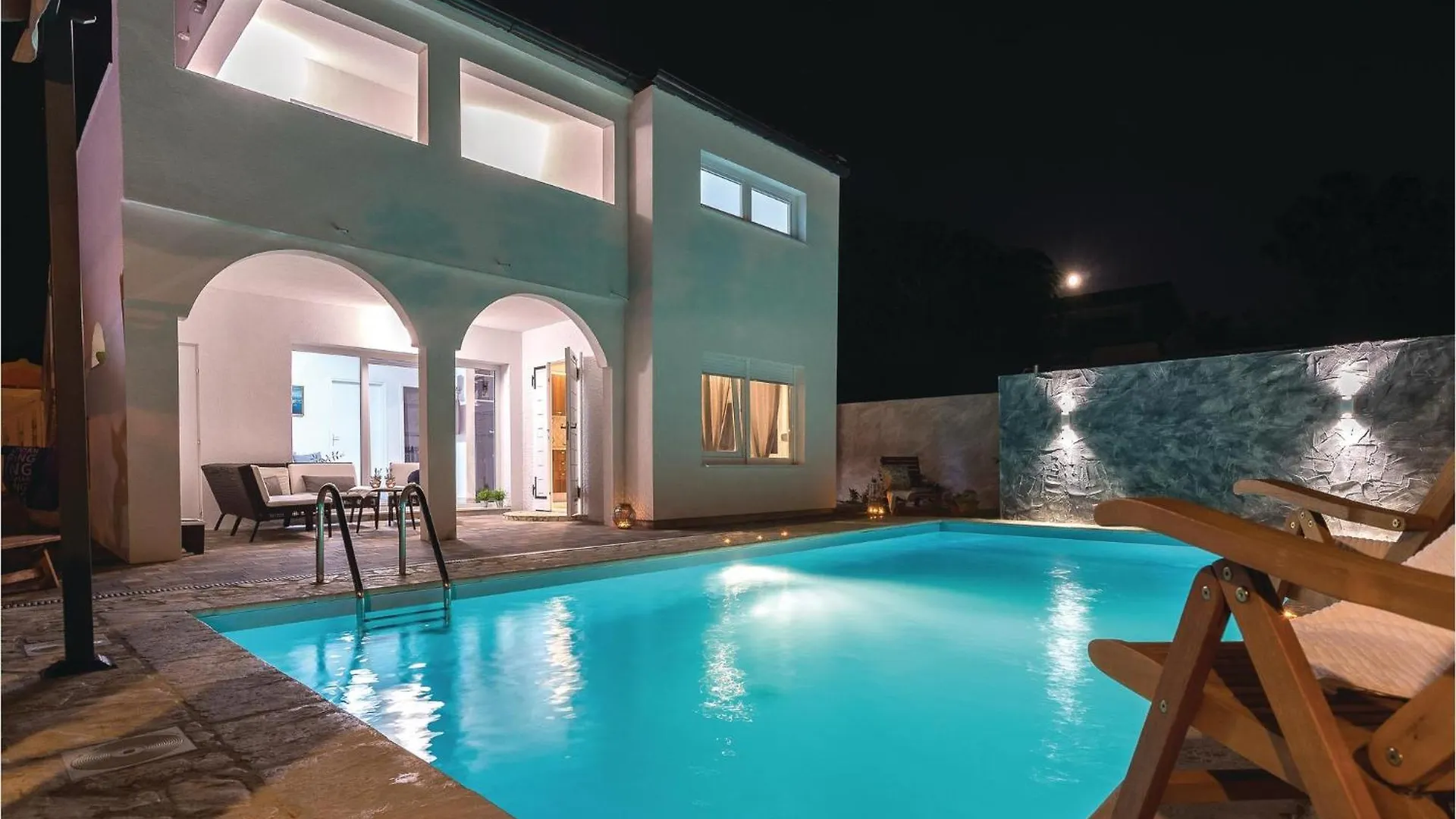 Gorgeous Home In Vrsi Mulo With Sauna Holiday home