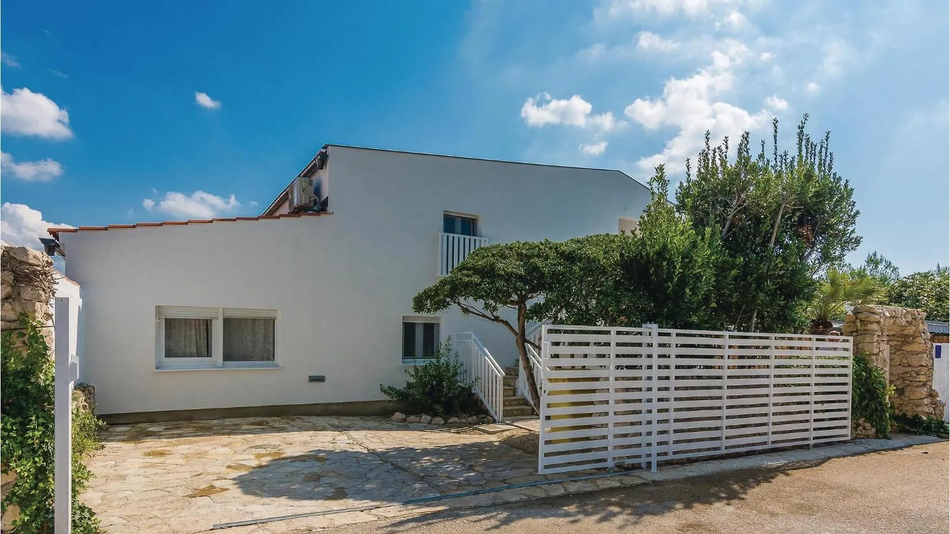 Gorgeous Home In Vrsi Mulo With Sauna Holiday home