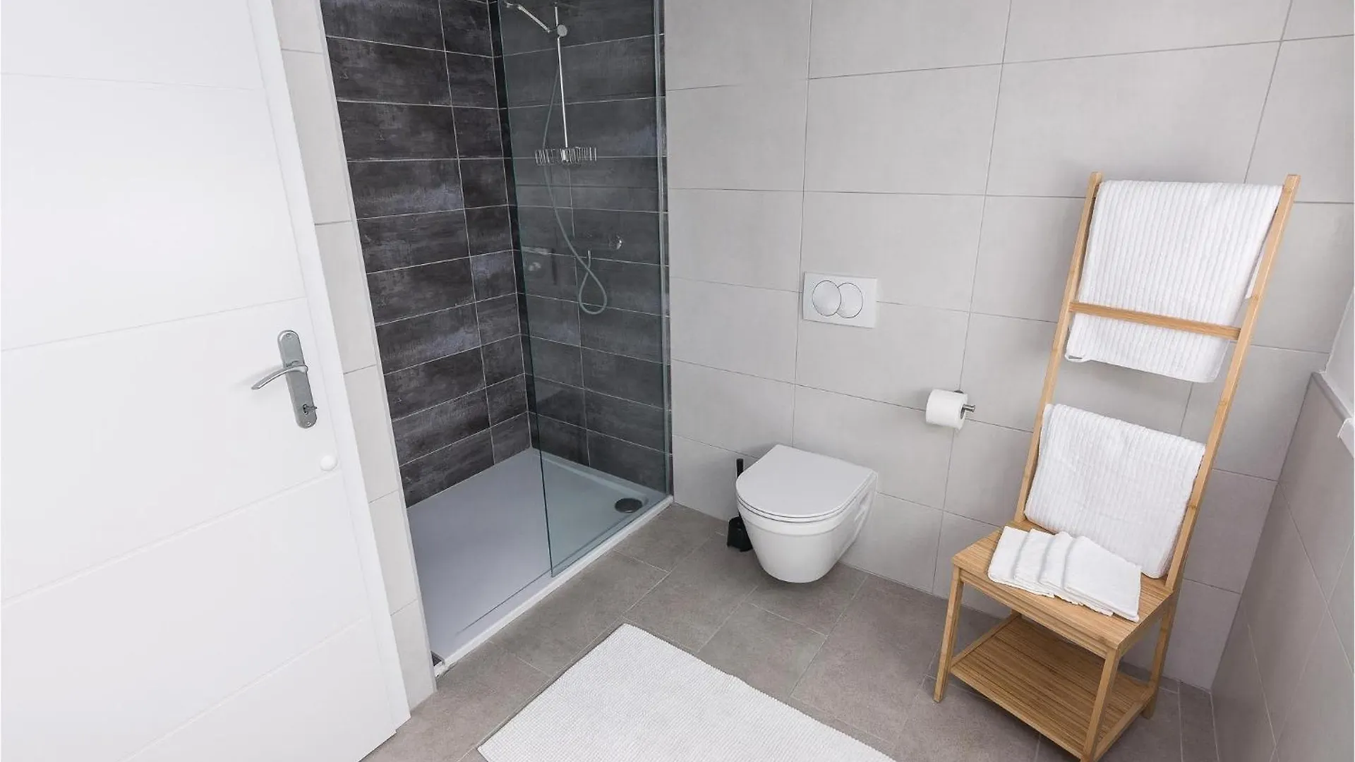 Gorgeous Home In Vrsi Mulo With Sauna Holiday home